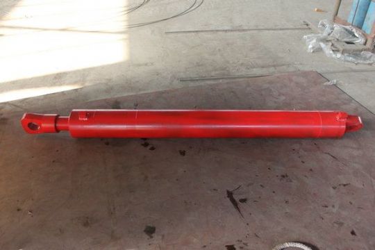 點擊查看詳細信息<br>標題：轉(zhuǎn)載機30T推拉移油缸 閱讀次數(shù)：2244